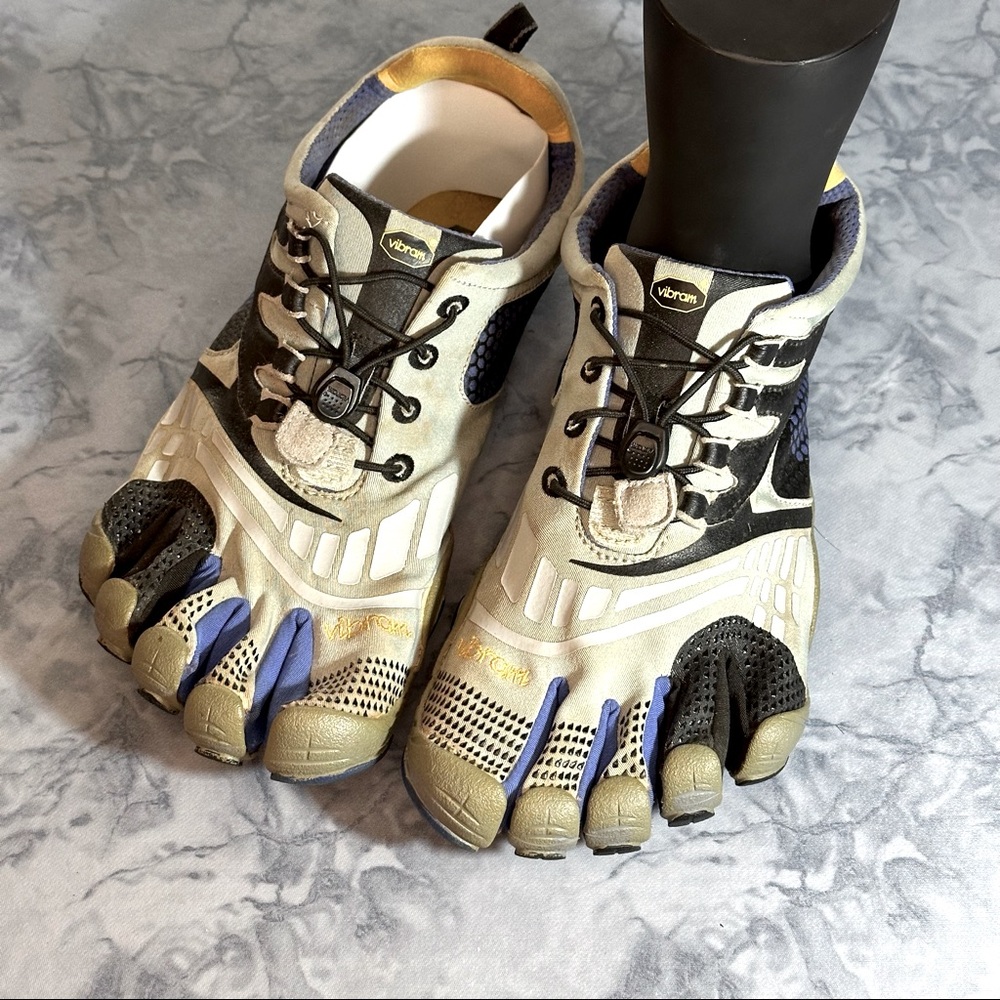Vibram FiveFingers KomodoSport LS Shoes